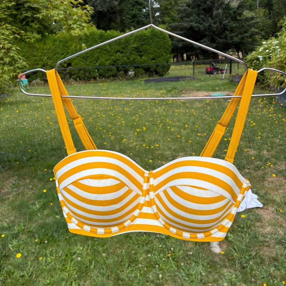 Boden structured swimsuit top ~size 34DD